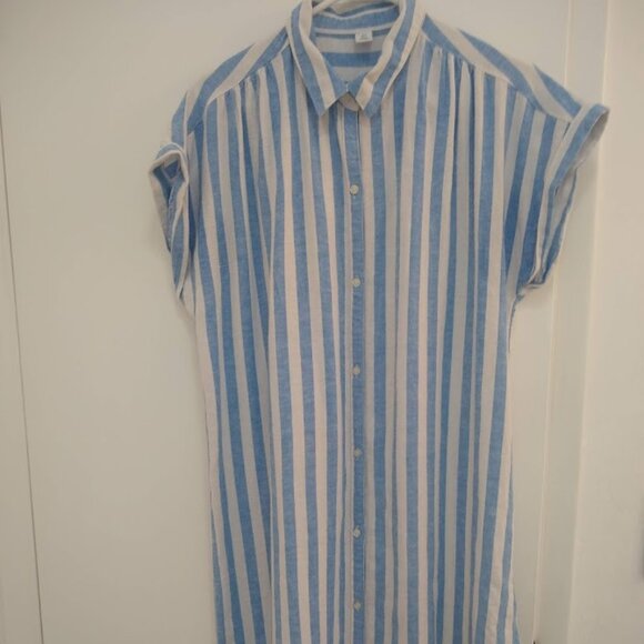 Old Navy Dresses & Skirts - NWOT Old Navy L/tall sky blue+white stripes short sleeve long dress